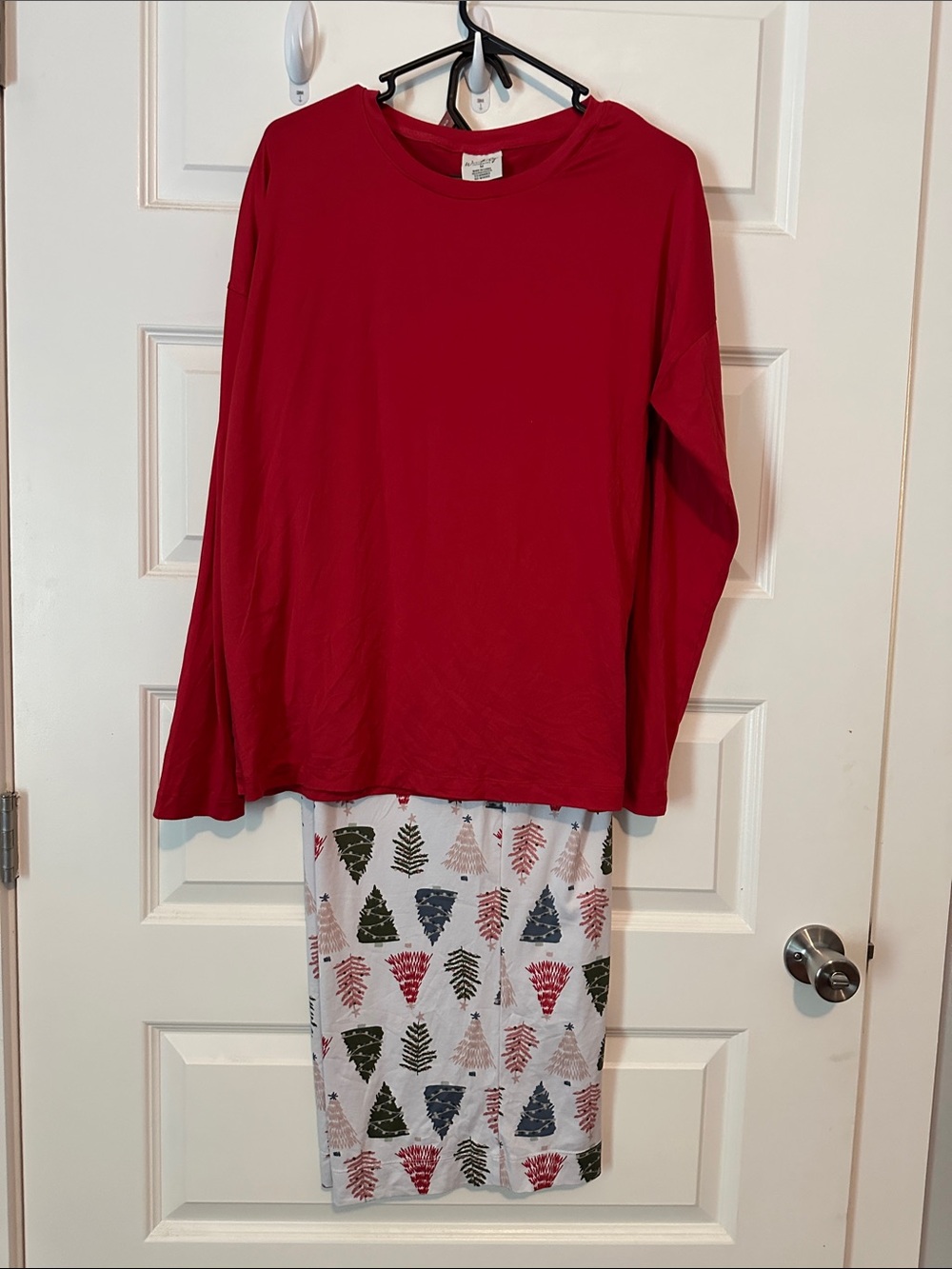 Waverly Red Long-Sleeve Pajama Top with Multi-Tree Print Pants